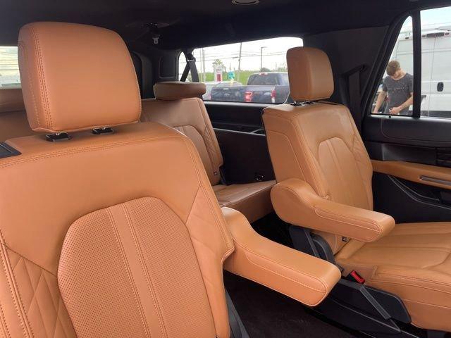 2023 Ford Expedition Max Vehicle Photo in MEDINA, OH 44256-9631