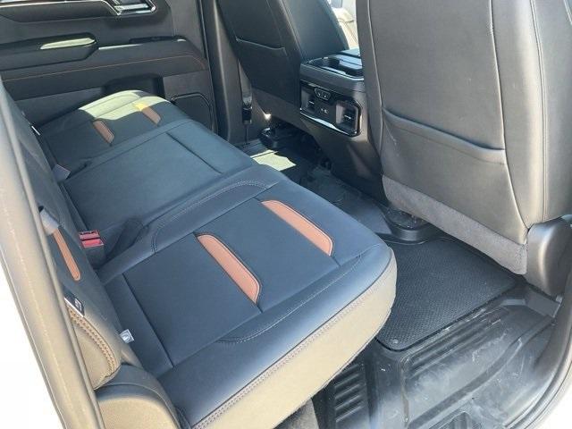 2024 GMC Sierra 1500 Vehicle Photo in ENGLEWOOD, CO 80113-6708