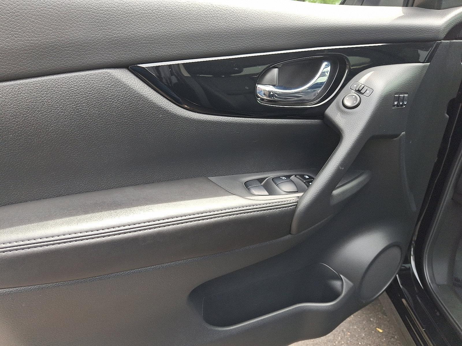 2022 Nissan Rogue Sport Vehicle Photo in Jenkintown, PA 19046