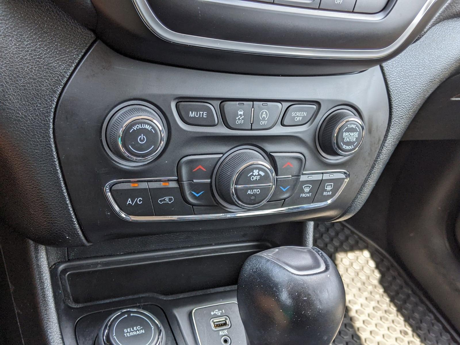 2022 Jeep Cherokee Vehicle Photo in Seguin, TX 78155