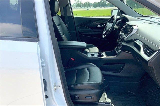 2024 GMC Terrain Vehicle Photo in TOPEKA, KS 66609-0000