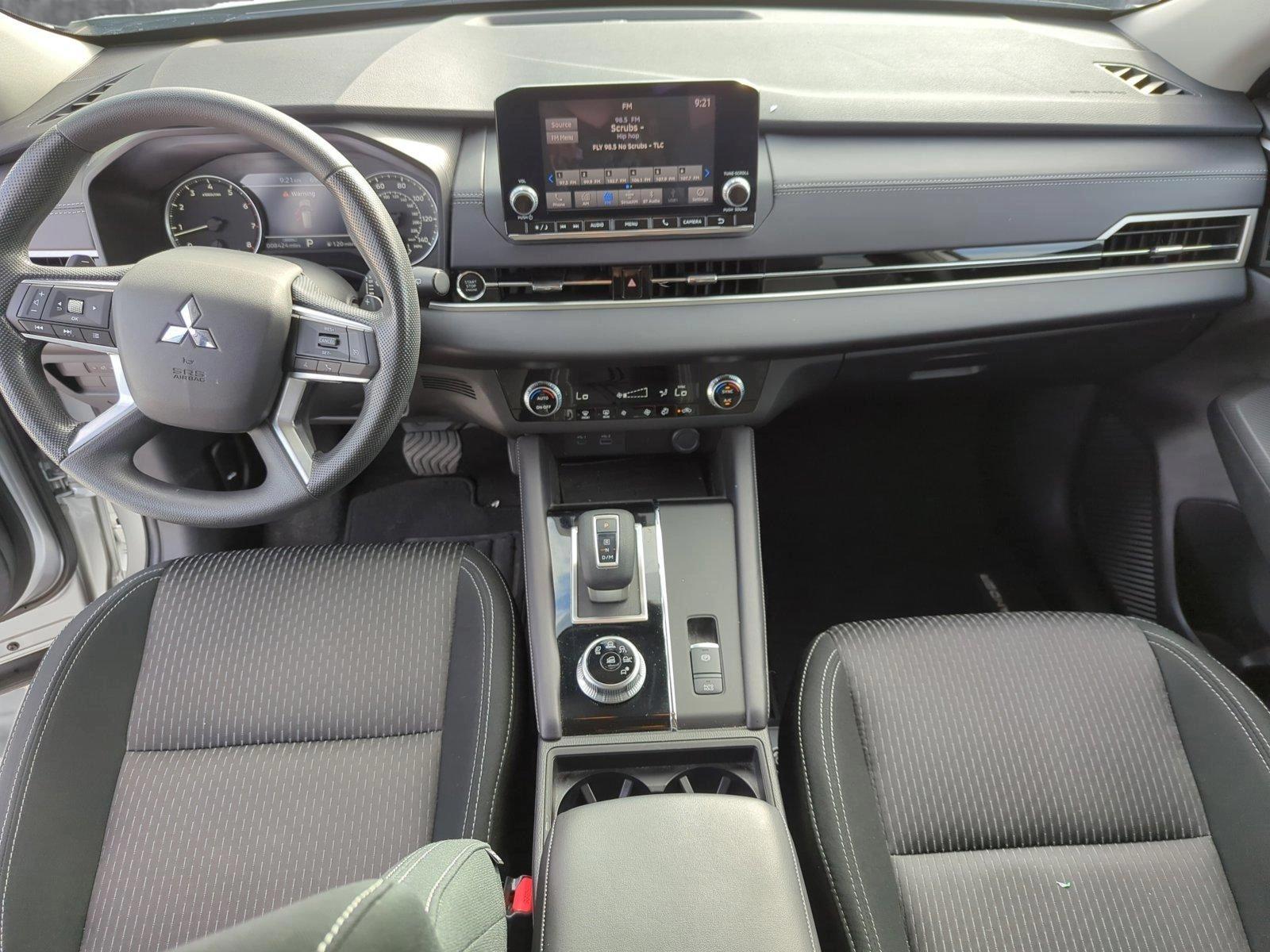 2024 Mitsubishi Outlander Vehicle Photo in Ft. Myers, FL 33907