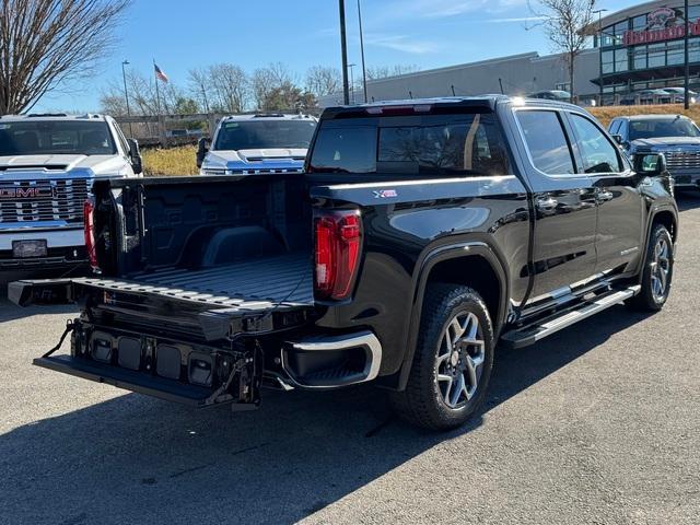 2025 GMC Sierra 1500 Vehicle Photo in LOWELL, MA 01852-4336