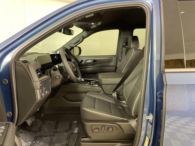 2025 Chevrolet Suburban Vehicle Photo in PHOENIX, AZ 85014-3381