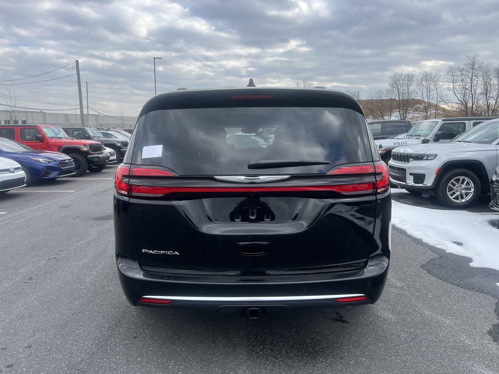 2025 Chrysler Pacifica Vehicle Photo in Mechanicsburg, PA 17050-1707