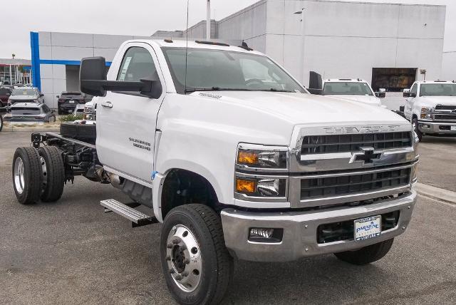 2023 Chevrolet Silverado Chassis Cab Vehicle Photo in VENTURA, CA 93003-8585