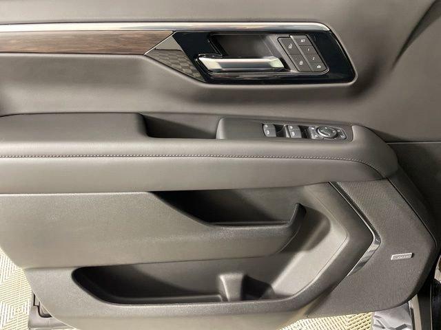 2025 Chevrolet Tahoe Vehicle Photo in PHOENIX, AZ 85014-3381