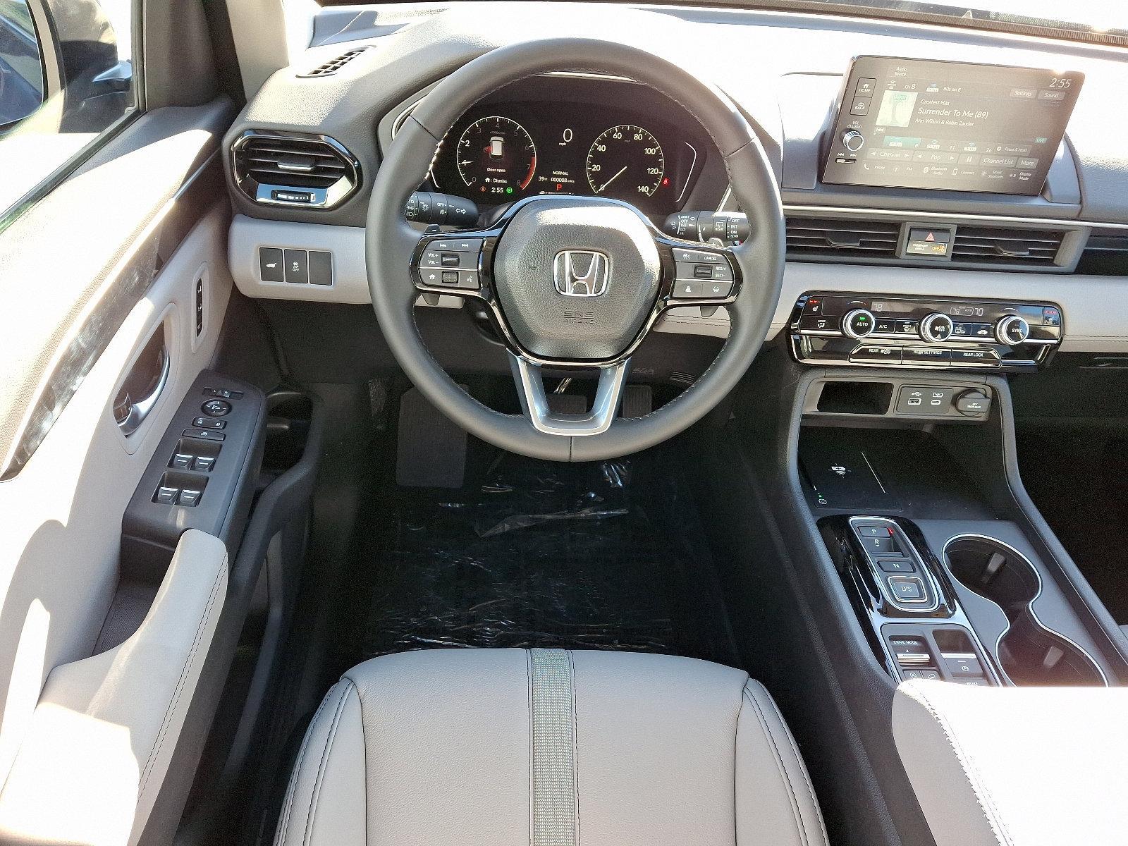2025 Honda Pilot Vehicle Photo in Harrisburg, PA 17111