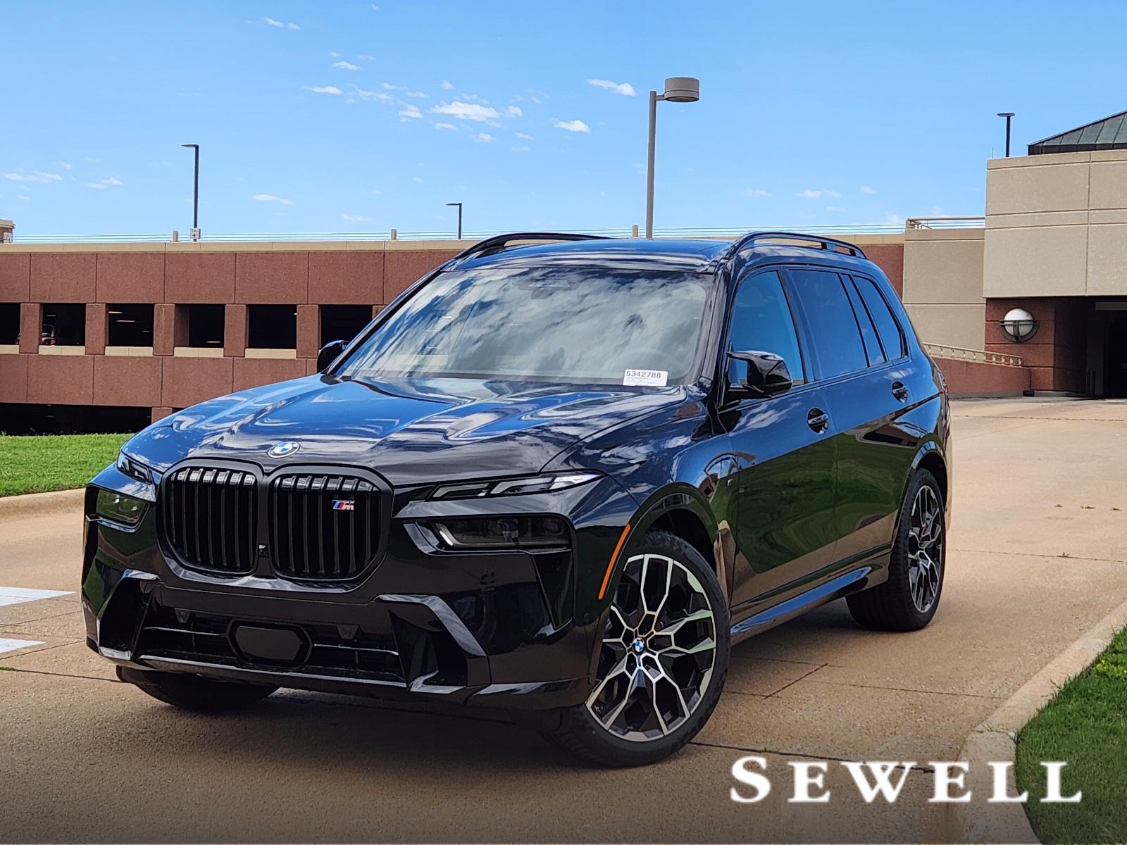 2025 BMW X7 M60i Vehicle Photo in PLANO, TX 75024