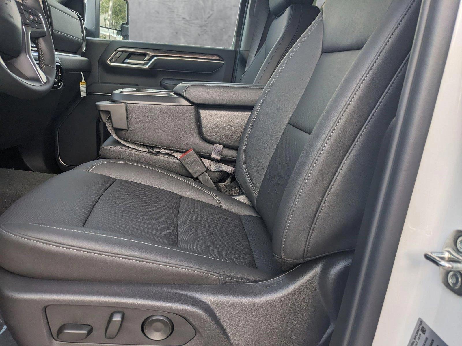2025 Chevrolet Silverado 2500 HD Vehicle Photo in MIAMI, FL 33172-3015