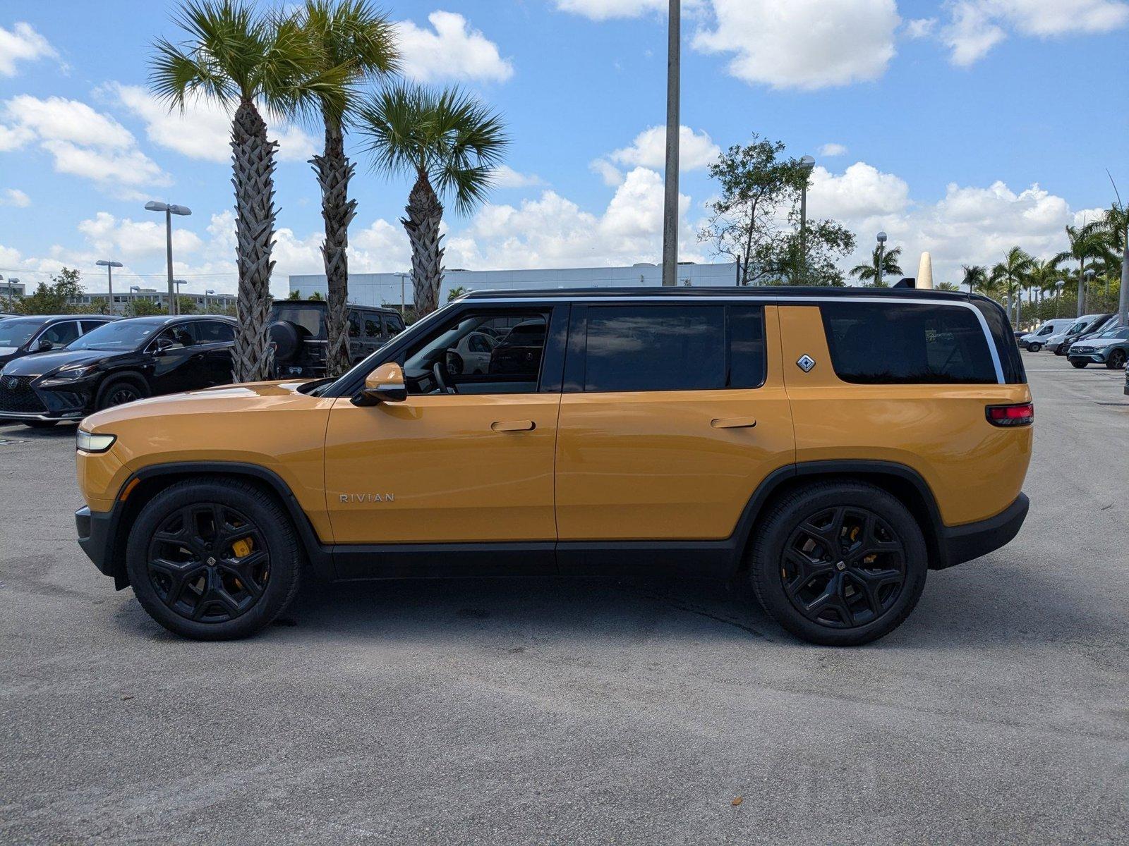 2023 Rivian R1S Vehicle Photo in Miami, FL 33169