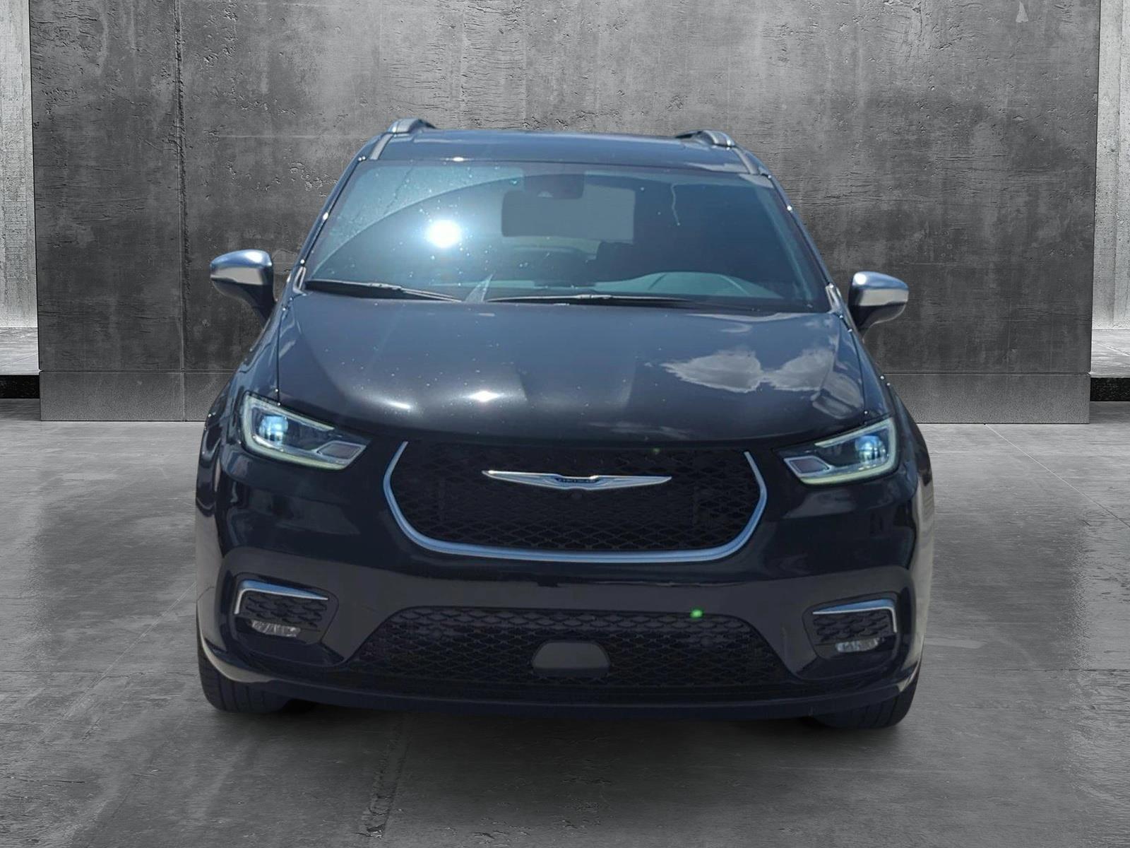 2025 Chrysler Pacifica Vehicle Photo in Pembroke Pines, FL 33027