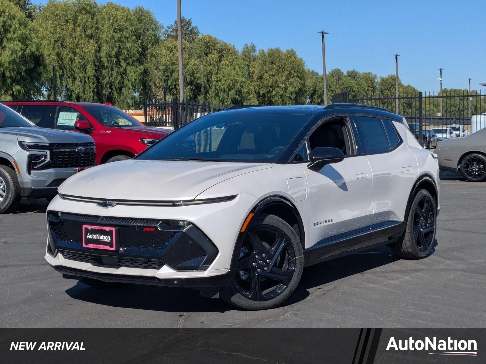 2025 Chevrolet Equinox EV Vehicle Photo in VALENCIA, CA 91355-1705