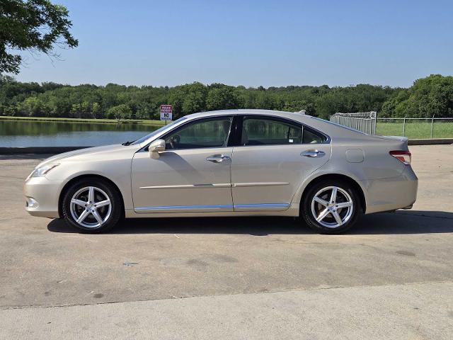 2011 Lexus ES 350 Vehicle Photo in DENTON, TX 76210-9321