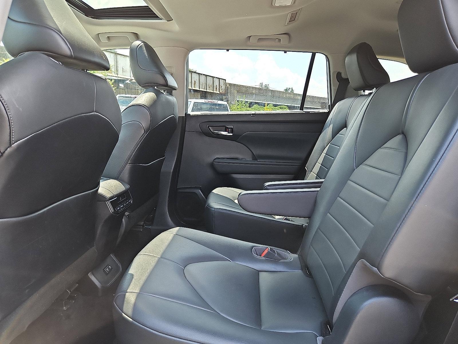 2021 Toyota Highlander Vehicle Photo in Trevose, PA 19053