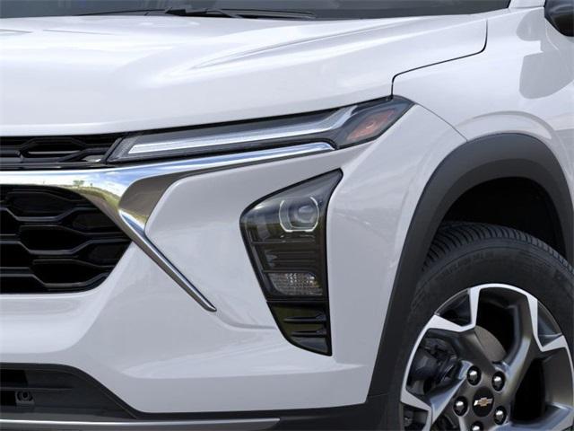2025 Chevrolet Trax Vehicle Photo in ENGLEWOOD, CO 80113-6708