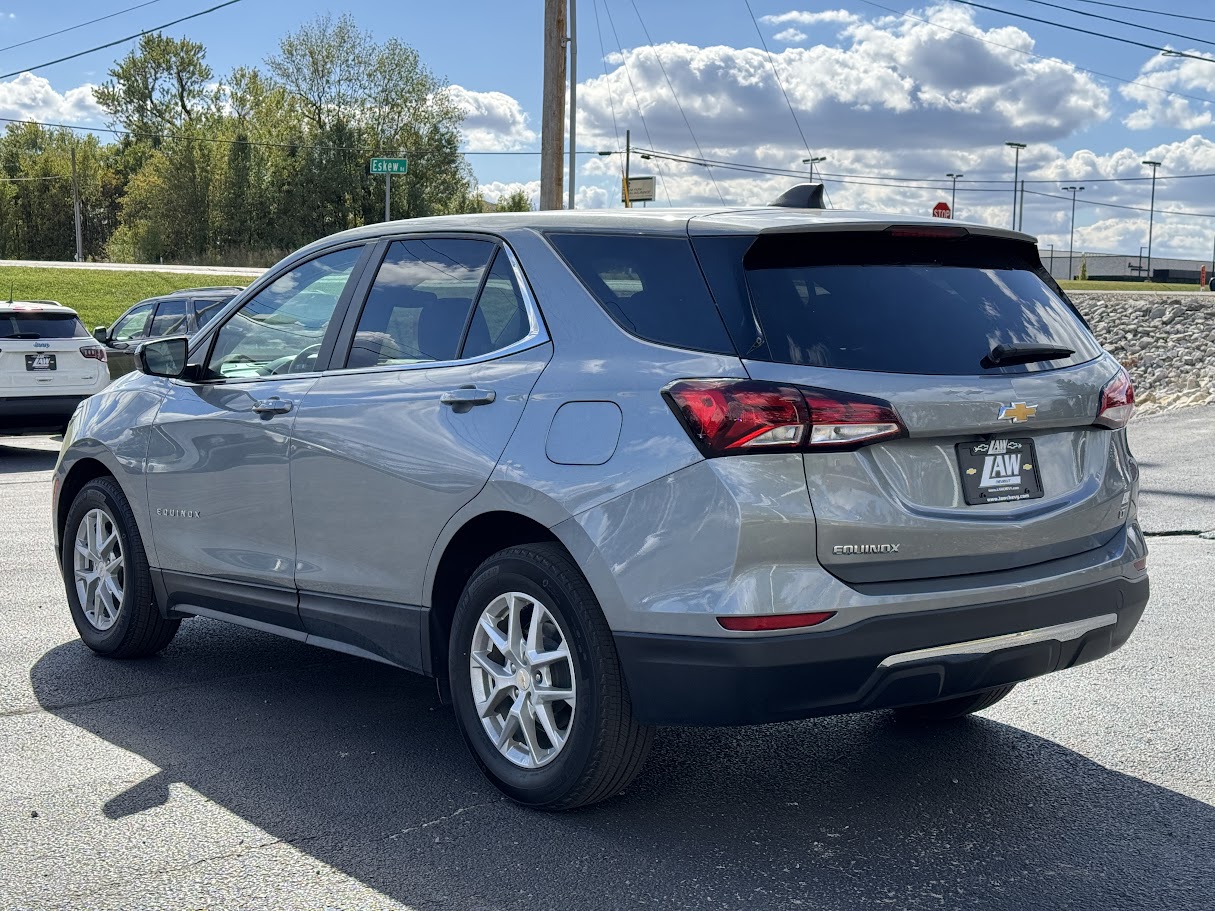 2023 Chevrolet Equinox Vehicle Photo in BOONVILLE, IN 47601-9633