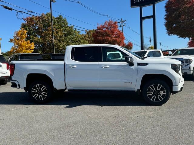 2025 GMC Sierra 1500 Vehicle Photo in LOWELL, MA 01852-4336