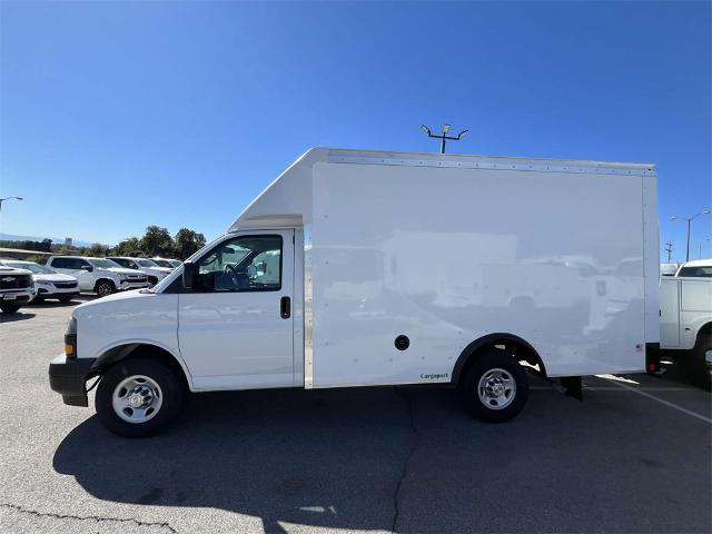 2024 Chevrolet Express Cutaway 3500 Vehicle Photo in ALCOA, TN 37701-3235