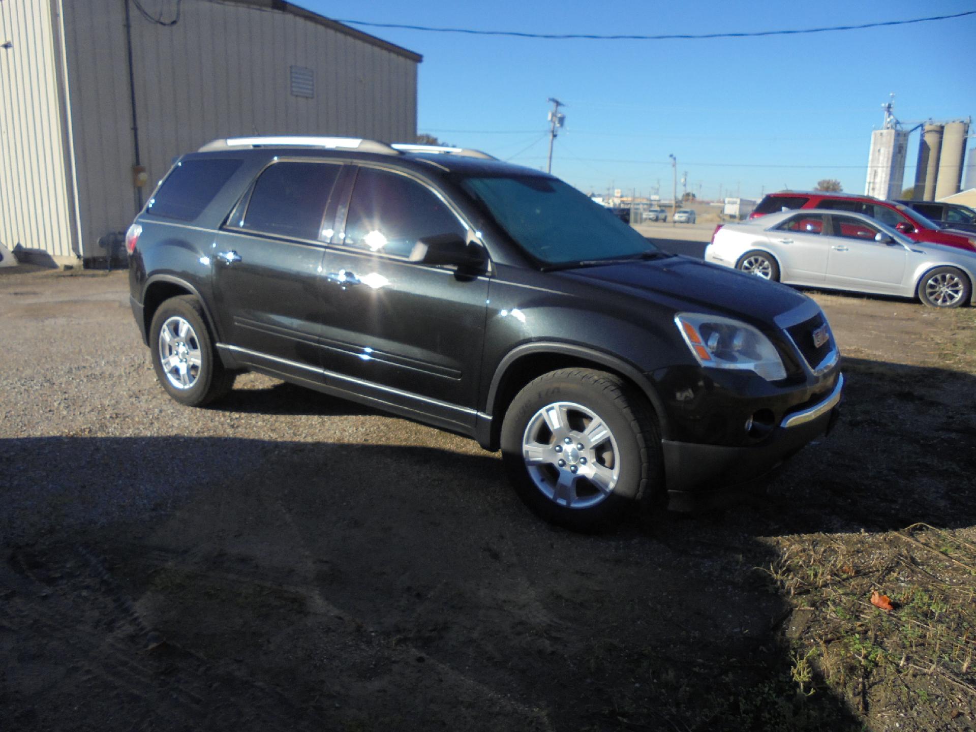 2011 GMC Acadia SLE photo 3