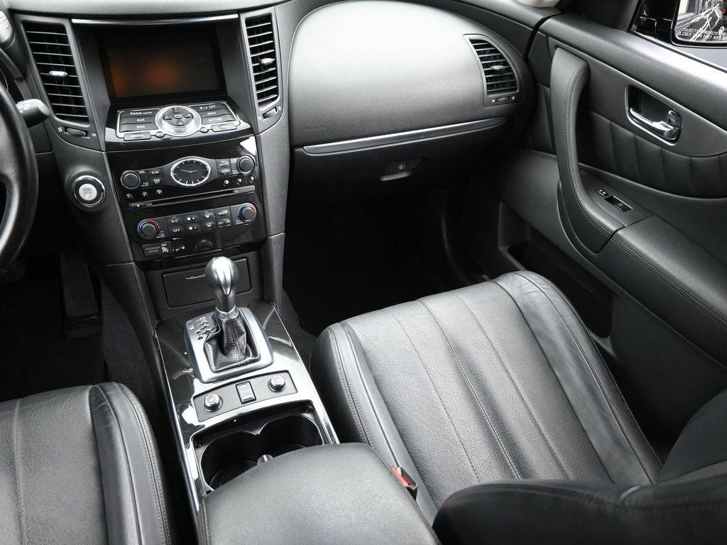 2017 INFINITI QX70 Vehicle Photo in Marion, IA 52302