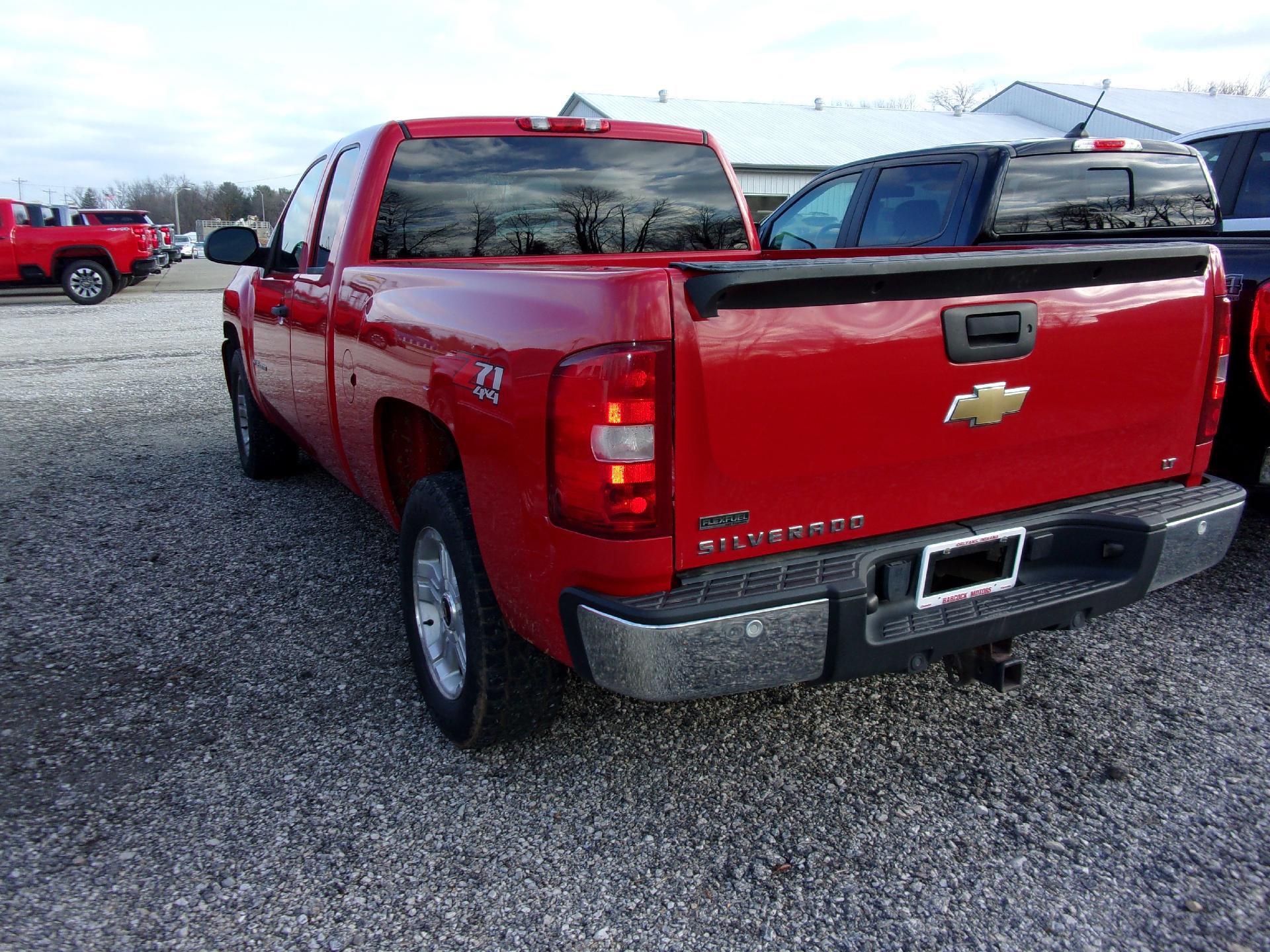 Used 2011 Chevrolet Silverado 1500 LT with VIN 1GCRKSE3XBZ100816 for sale in Orleans, IN