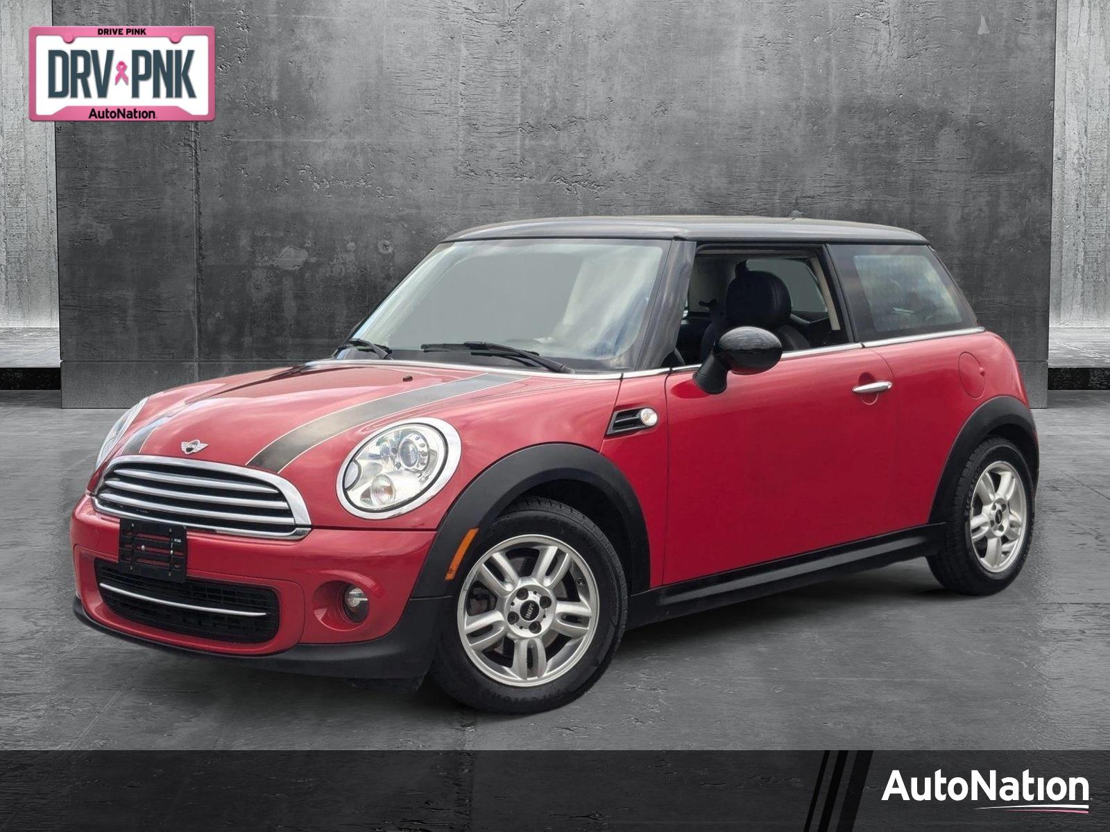 2013 MINI Cooper Hardtop 2 Door Vehicle Photo in Towson, MD 21204