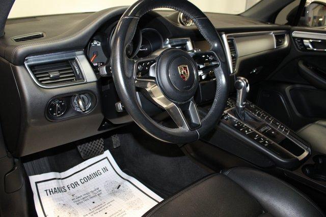 2016 Porsche Macan S photo 21