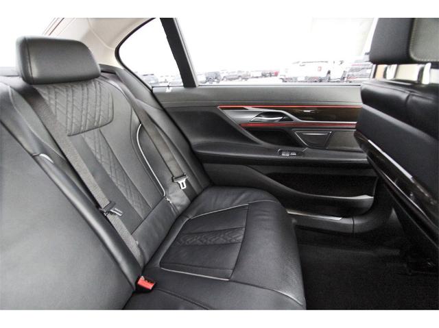 2022 BMW 740i Vehicle Photo in ROSENBERG, TX 77471