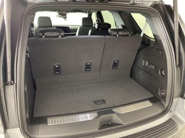 2025 Chevrolet Tahoe Vehicle Photo in PHOENIX, AZ 85014-3381