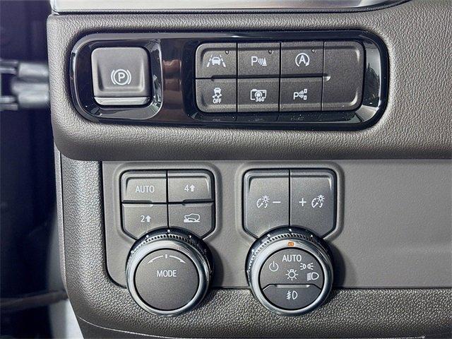2025 GMC Yukon XL Vehicle Photo in PUYALLUP, WA 98371-4149