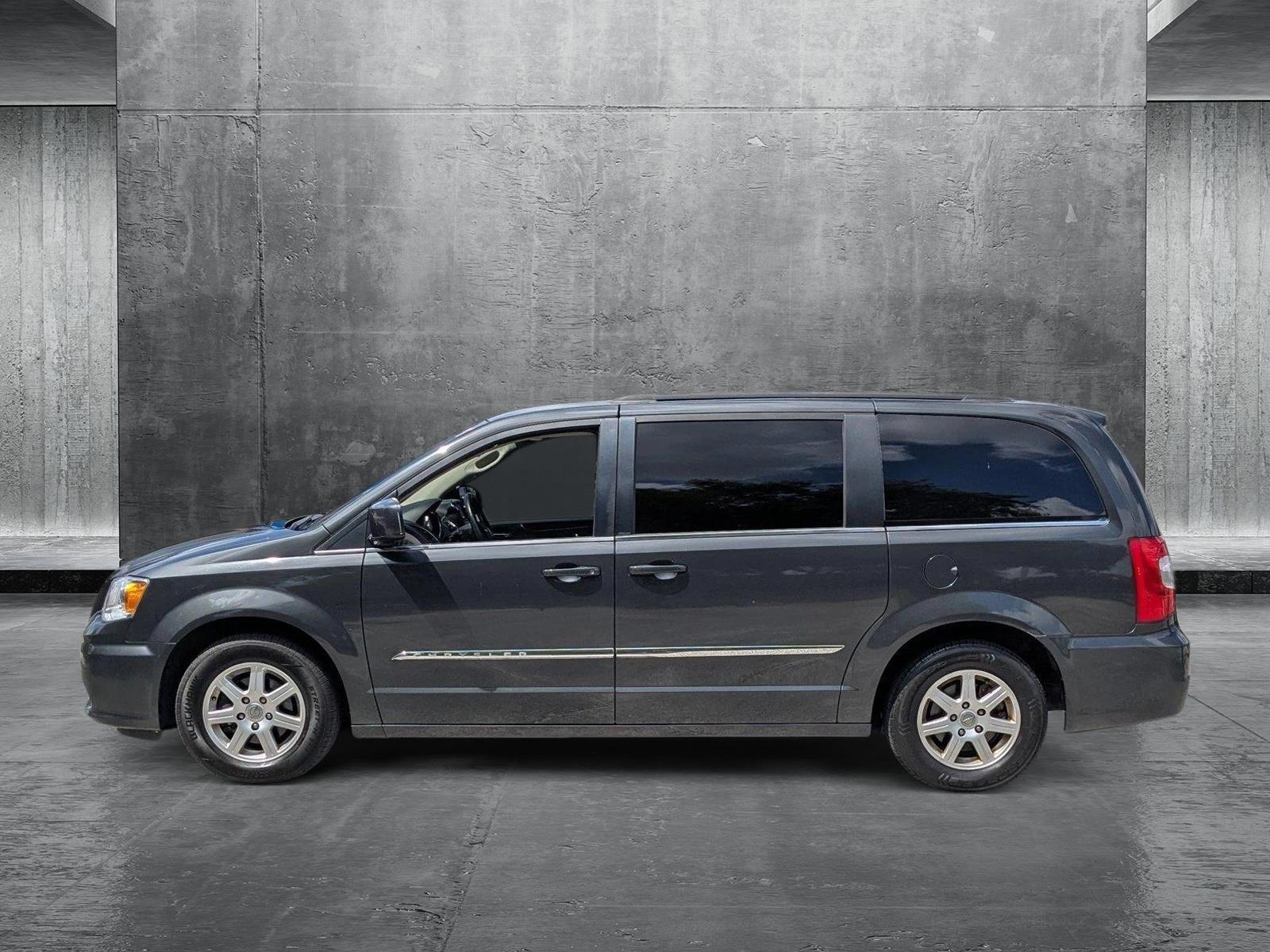 2012 Chrysler Town & Country Vehicle Photo in PEMBROKE PINES, FL 33024-6534