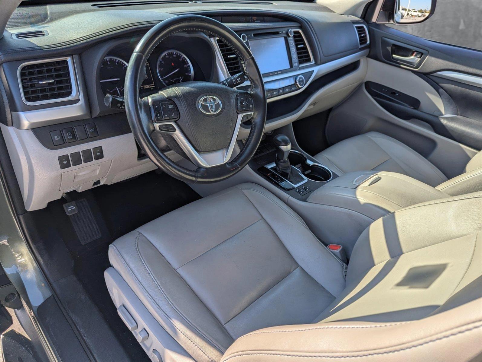 2018 Toyota Highlander Vehicle Photo in Ft. Myers, FL 33907