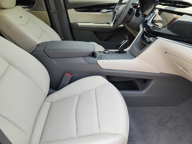 2025 Cadillac XT6 Vehicle Photo in HOUSTON, TX 77079