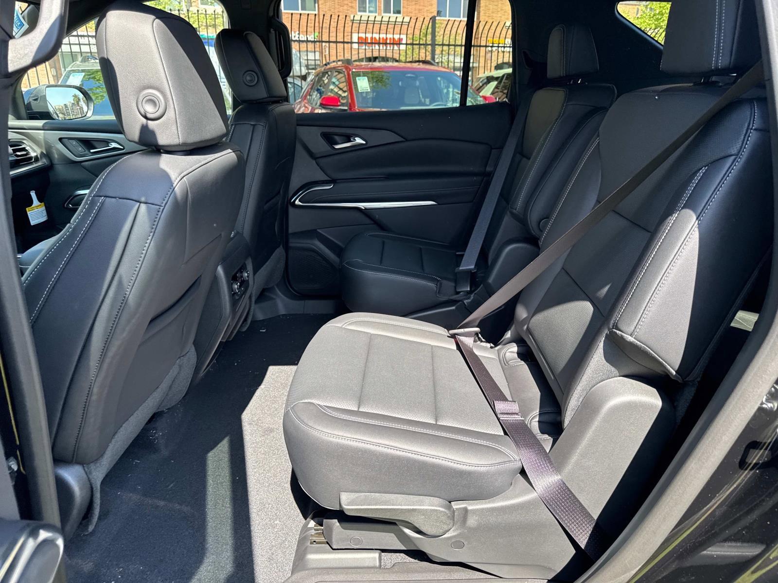 2025 Chevrolet Traverse Vehicle Photo in LOS ANGELES, CA 90007-3794
