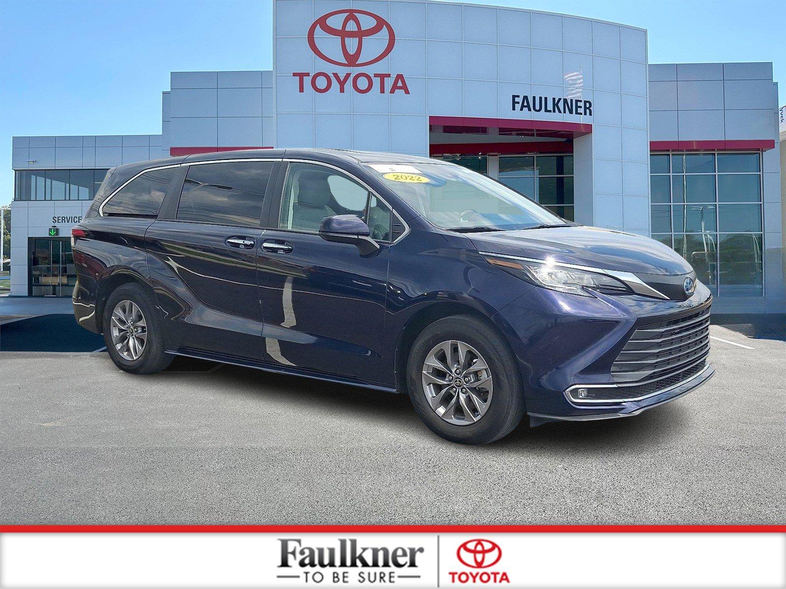 2022 Toyota Sienna Vehicle Photo in Harrisburg, PA 17111