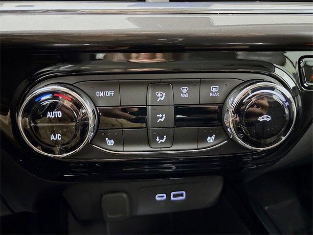 2025 Chevrolet Trax Vehicle Photo in PUYALLUP, WA 98371-4149