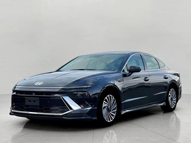 2025 Hyundai SONATA Hybrid Vehicle Photo in Neenah, WI 54956