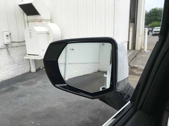 2024 GMC Yukon XL Vehicle Photo in GREEN BAY, WI 54303-3330