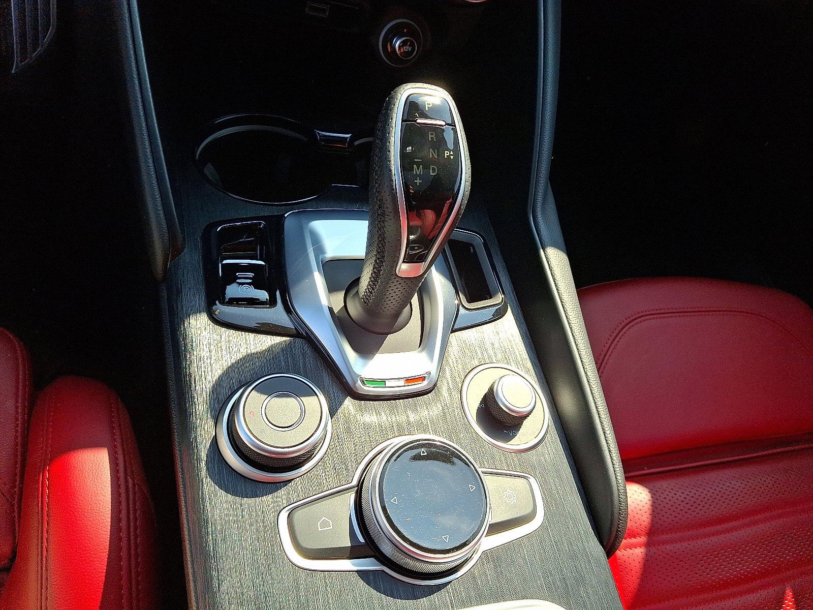 2022 Alfa Romeo Giulia Vehicle Photo in Willow Grove, PA 19090