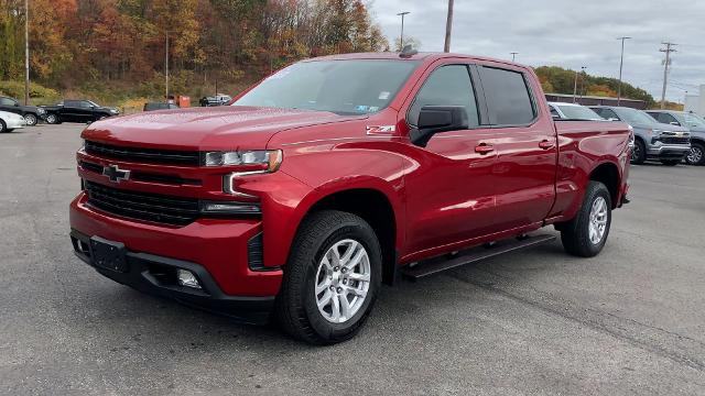 2021 Chevrolet Silverado 1500 Vehicle Photo in MOON TOWNSHIP, PA 15108-2571