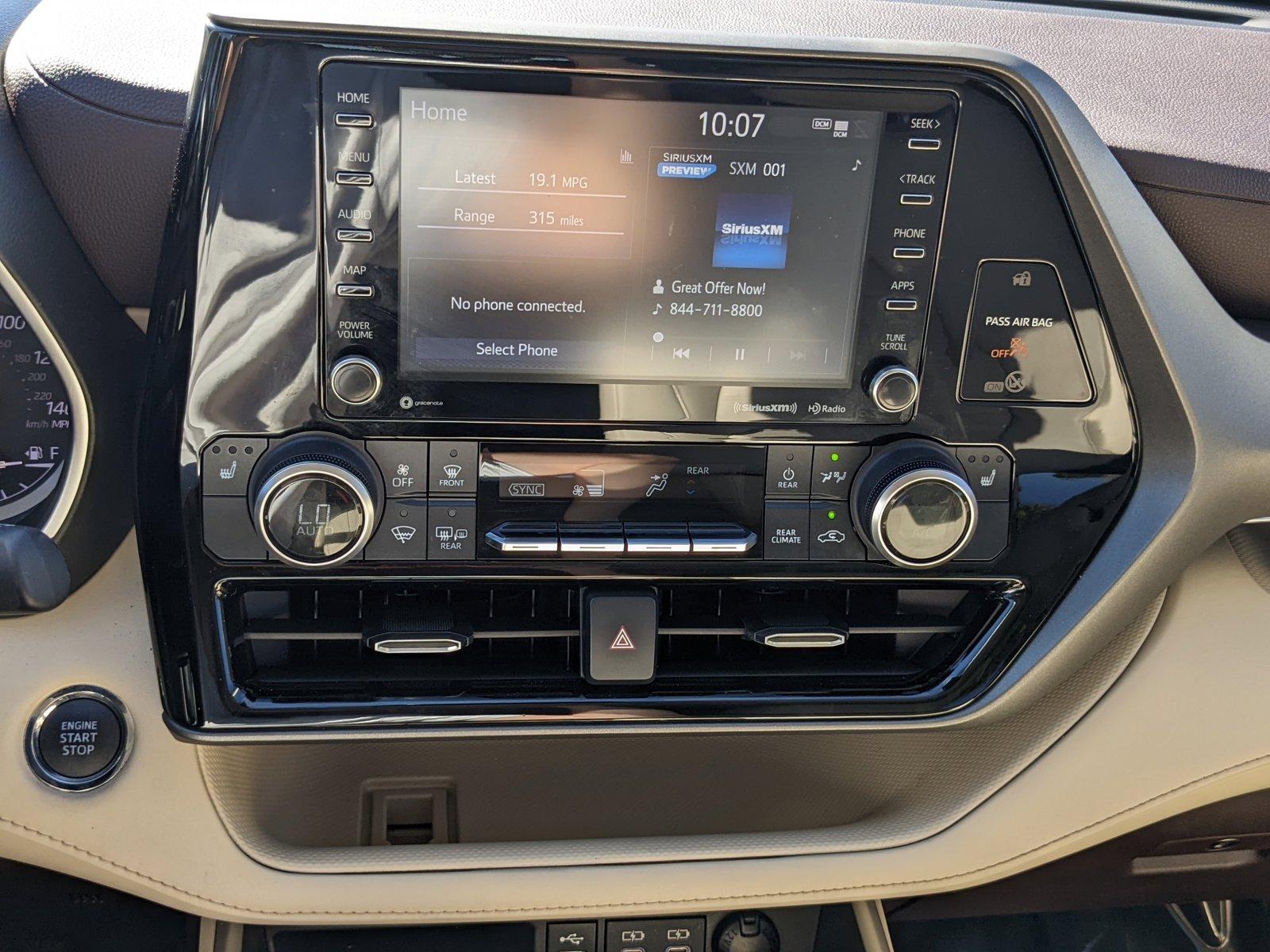 2022 Toyota Highlander Vehicle Photo in Davie, FL 33331