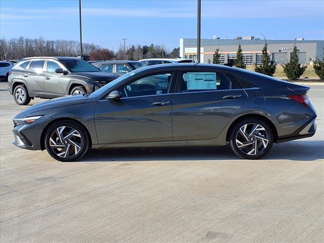 2025 Hyundai ELANTRA Vehicle Photo in Peoria, IL 61615