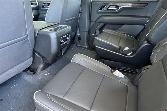 2025 GMC Yukon Vehicle Photo in ELK GROVE, CA 95757-8703