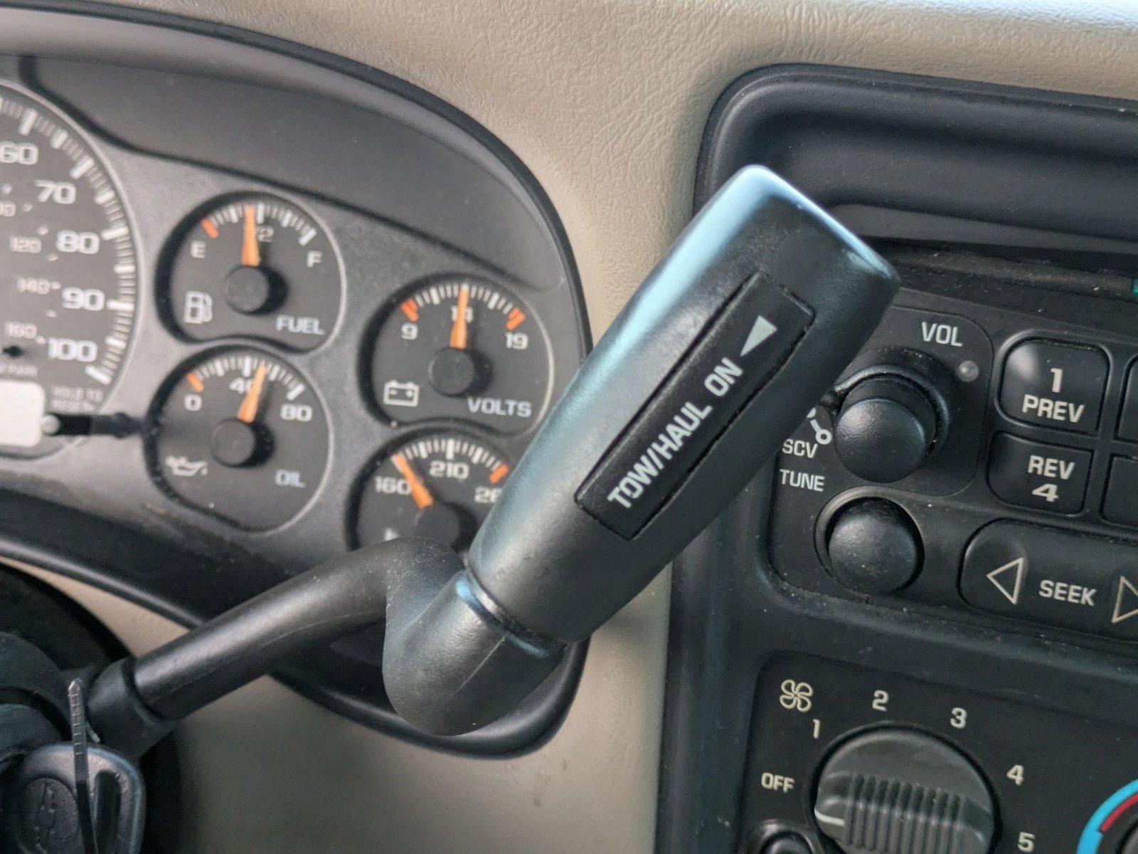 2002 Chevrolet Suburban Vehicle Photo in CLEARWATER, FL 33764-7163