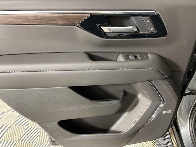 2025 Chevrolet Tahoe Vehicle Photo in PHOENIX, AZ 85014-3381