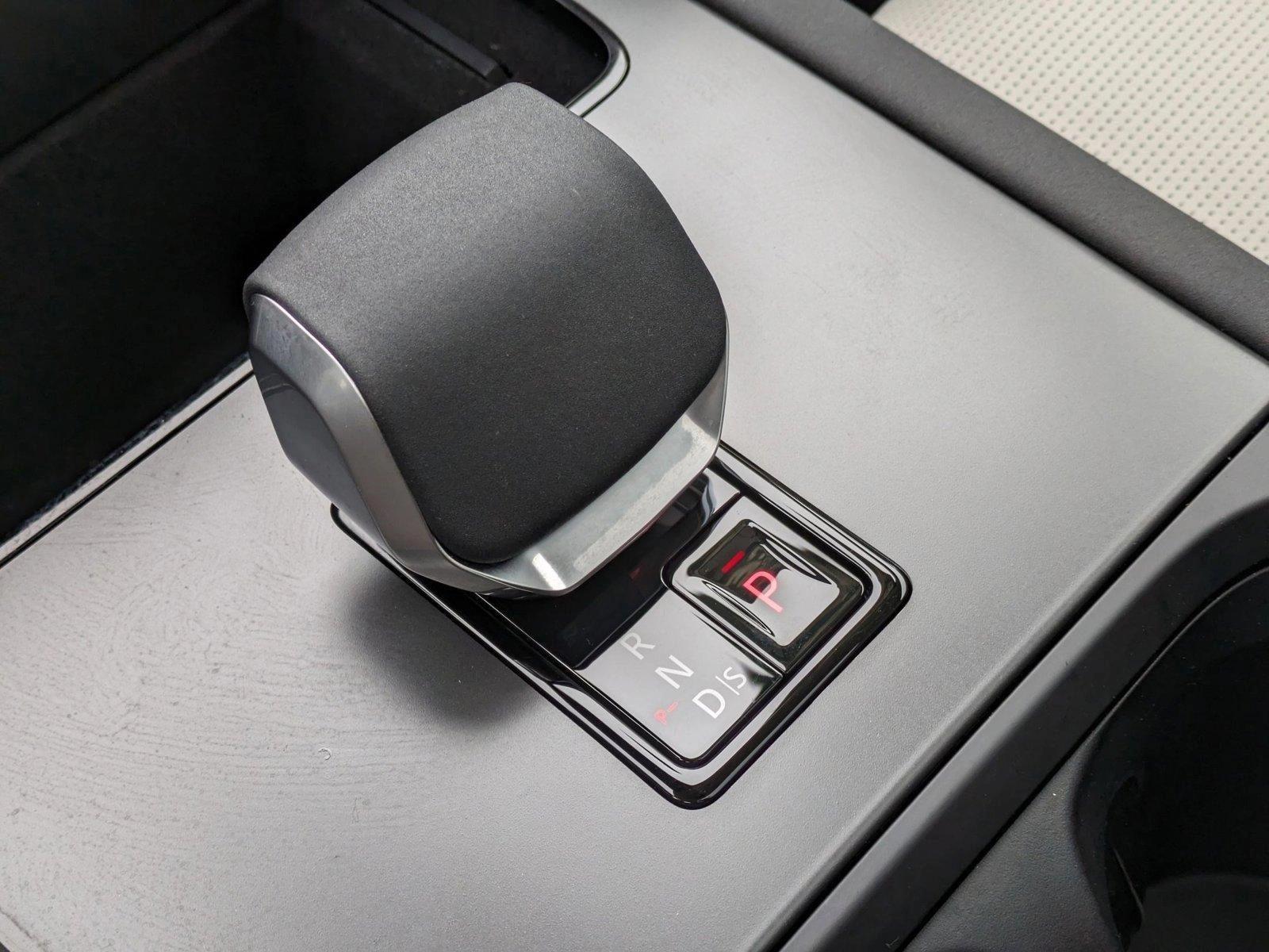 2025 Land Rover Discovery Sport Vehicle Photo in Bethesda, MD 20852