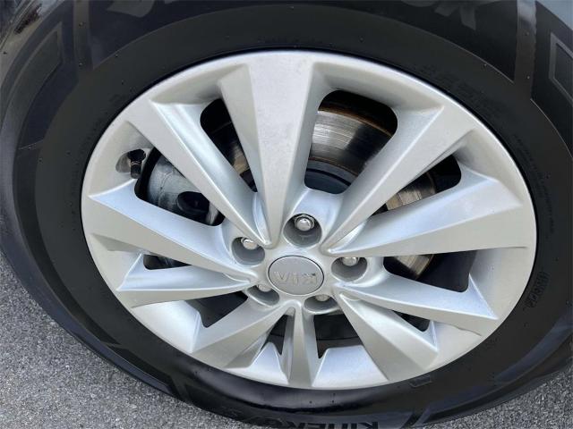 2016 Kia Sedona Vehicle Photo in ALCOA, TN 37701-3235