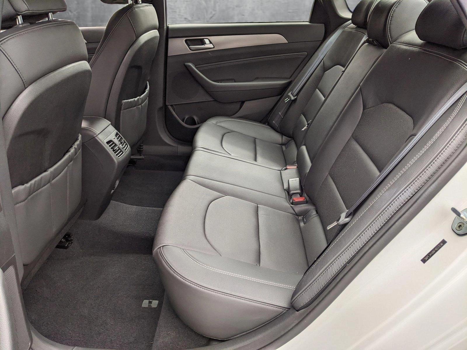 2015 Hyundai SONATA Vehicle Photo in Cockeysville, MD 21030