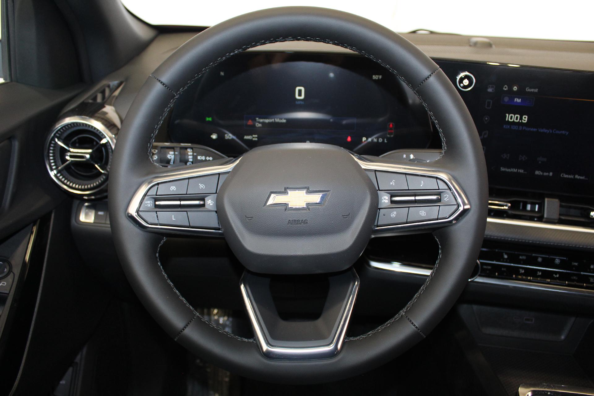 2025 Chevrolet Equinox Vehicle Photo in NORTHAMPTON, MA 01060-1120